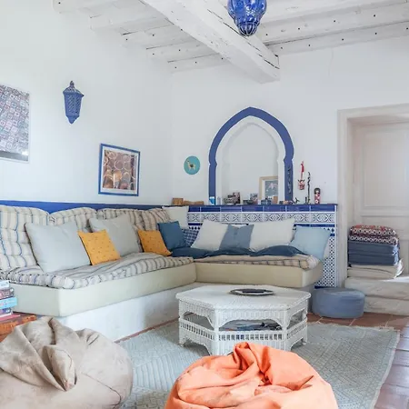 Magnifique Grand Entier Avec Piscine Et Vue *