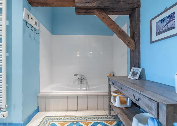 Magnifique Grand Entier Avec Piscine Et Vue *