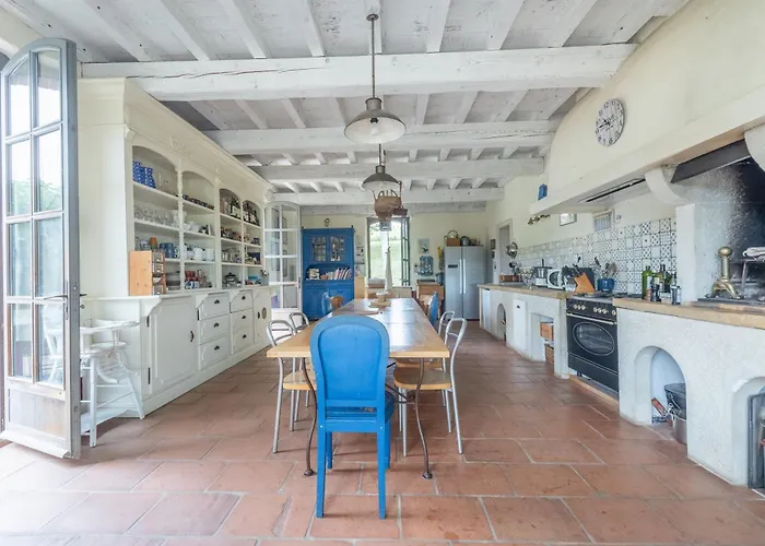 Magnifique Grand Entier Avec Piscine Et Vue