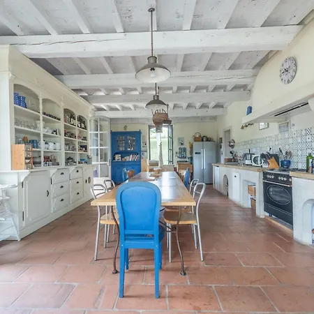 Magnifique Grand Entier Avec Piscine Et Vue