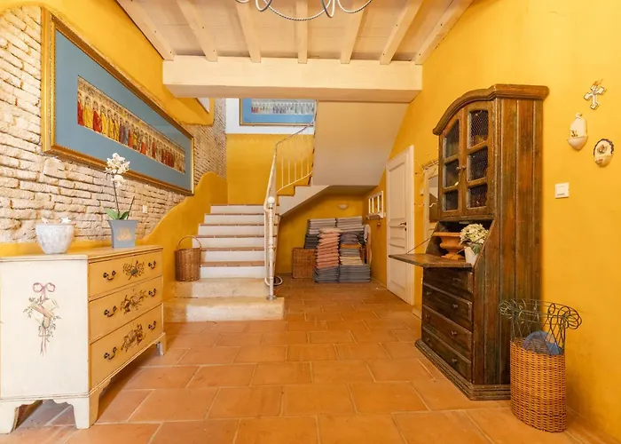 Magnifique Grand Entier Avec Piscine Et Vue